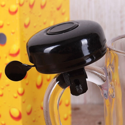 Bierkrug mit Klingel zum 18.