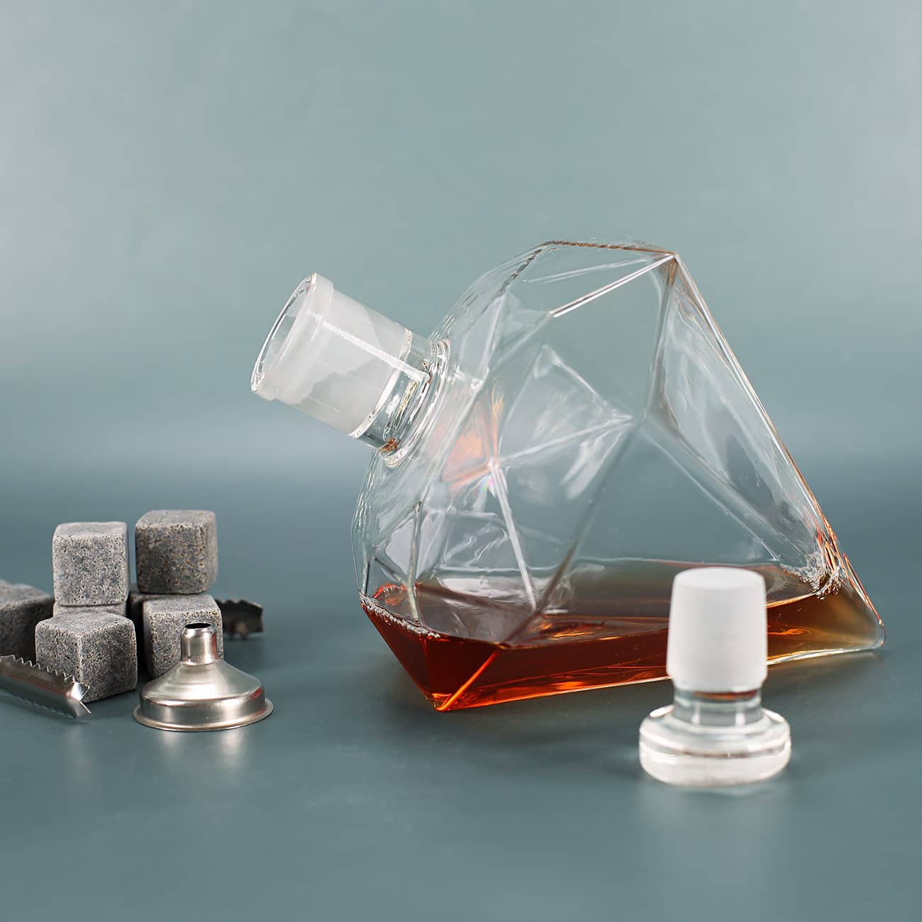 Karaffe in Diamantform