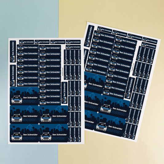 Aufkleber mit Streifenwagen und Name