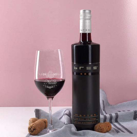 Weinglas mit BREE Weinflasche
