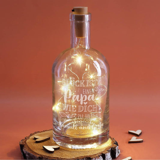Gravierte Karaffe - Glück ist einen Papa wie dich zu haben - mit Lichterkette