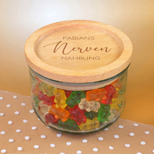 Vorratsglas aus recyceltem Glas mit Holzdeckel und Lasergravur Nervennahrung mit Wunschname