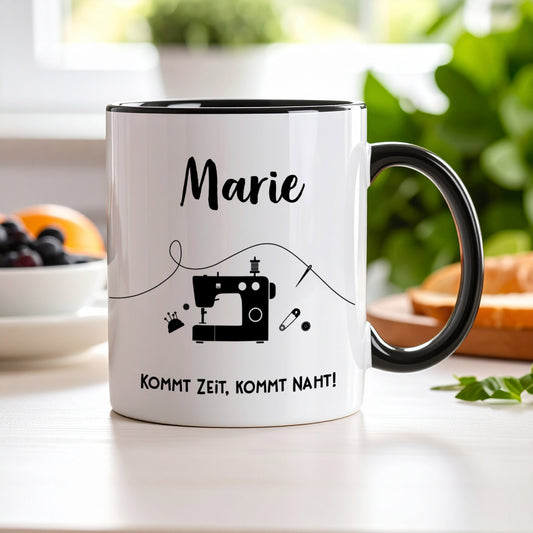 Personalisierte Tasse mit schwarzem Henkel & Rand, bedruckt mit Hobby-Motiv und Namen