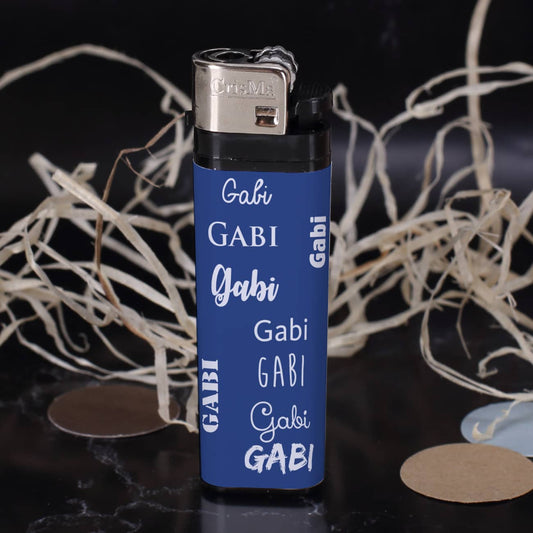 Feuerzeug mit Namensaufkleber gestaltet