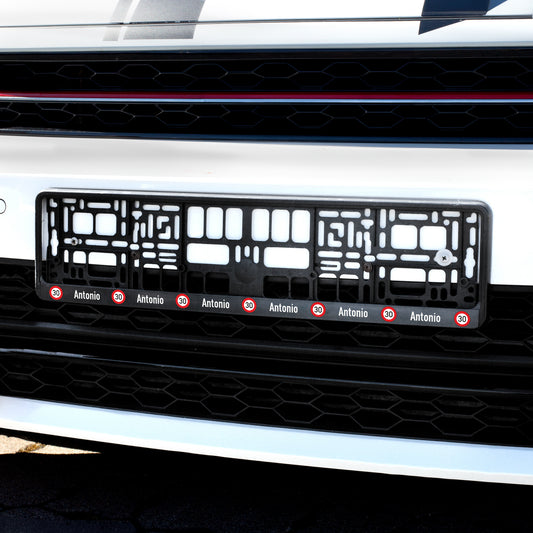 KFZ-Kennzeichenhalter Geburtstag am Auto mit Name Antonio und Alter 30 im Verkehrszeichen-Look