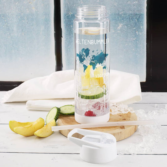 Integrierter Strohhalm im Deckel