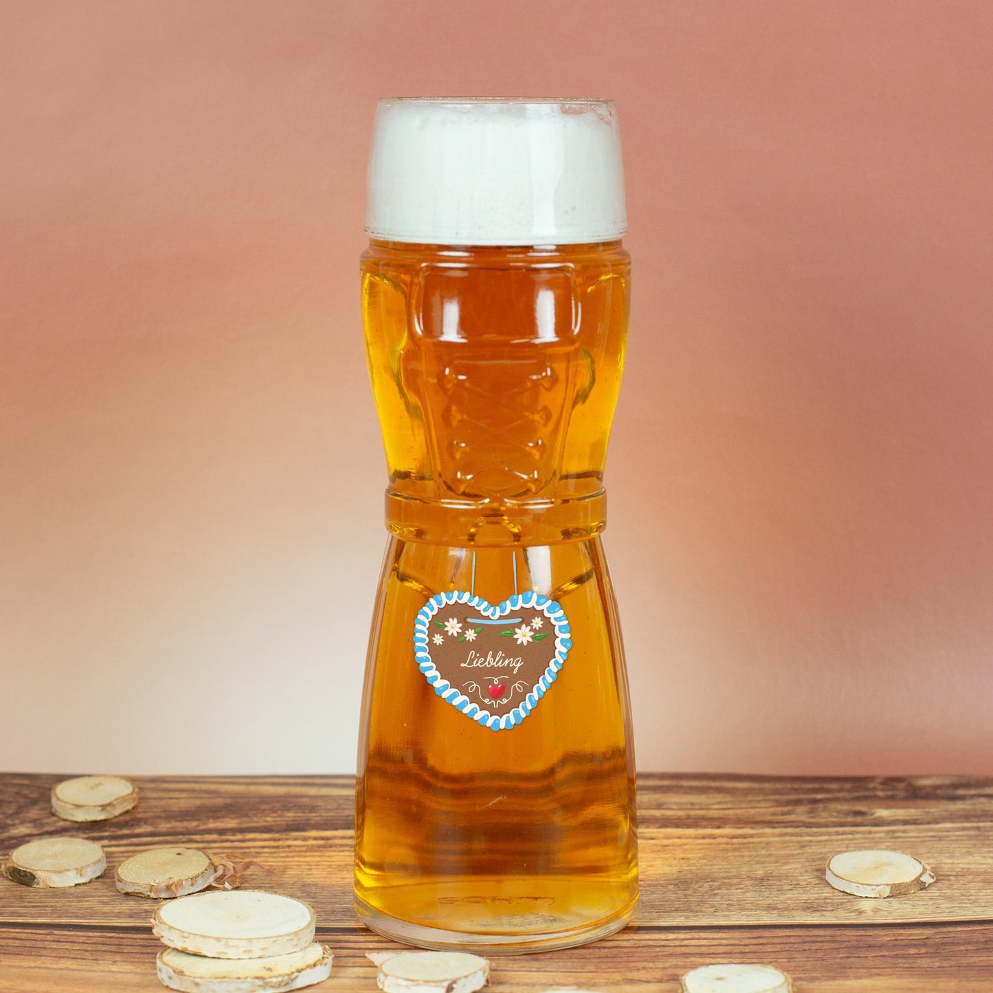 Personalisiertes Bierglas mit Name im Design einer Lederhose oder Dirndl und Lebkuchenherz Motiv