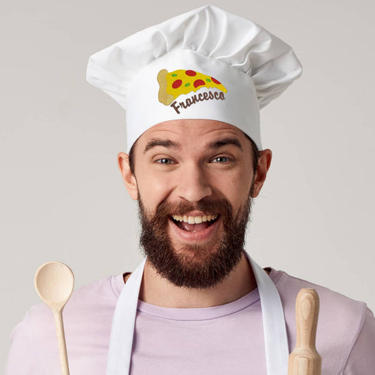 Kochmütze mit Pizza und Ihrem persönlichen Wunschnamen bestickt