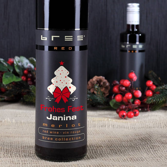 Rotweinflasche mit Namensaufdruck zum Fest