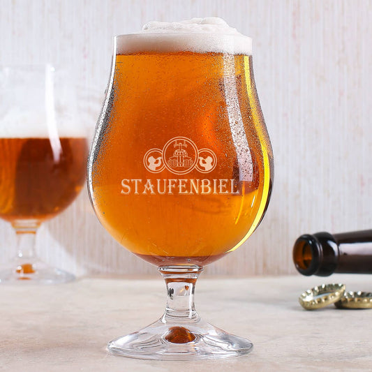 Die bauchige Biertulpe erhält eine Gravur Ihres Namens