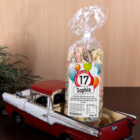 Nudeln mit persönlichem Etikett zum 17. Geburtstag