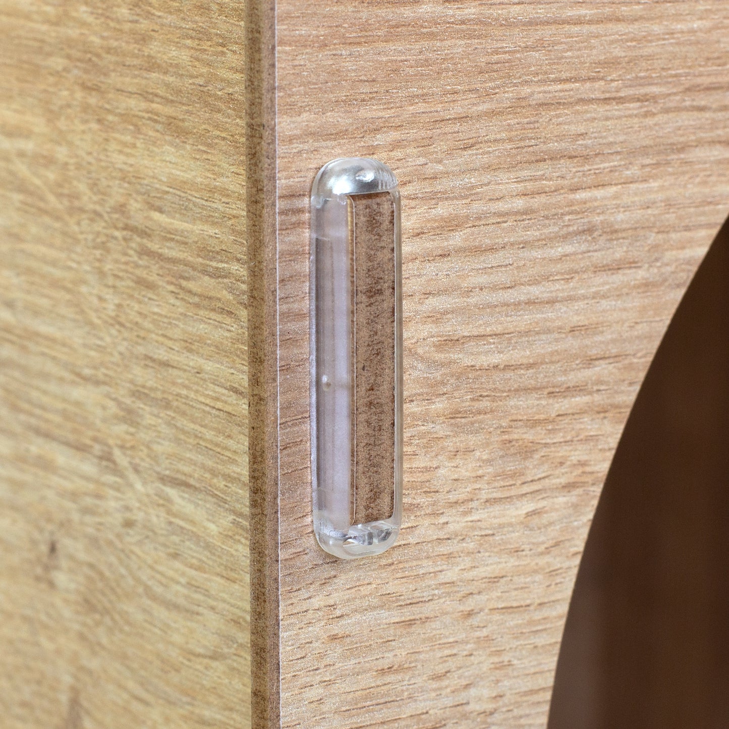 Detailaufnahme der  clipfritz Klammer an einem MDF-Element des KALLAX Einsatzes