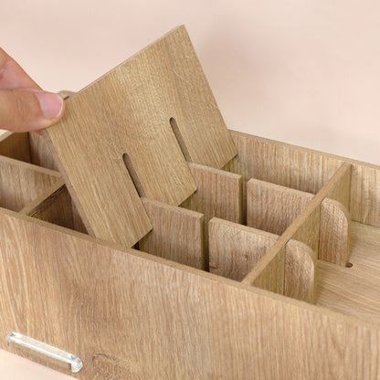 Stiftebox in Holzoptik mit vielen Fächern für Stifte, Schere, Lineal und Schulzubehör