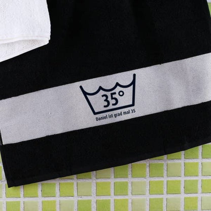 Hantuch mit Namen und Alter