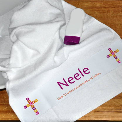 Handtuch zur Taufe, Kommunion, Konfirmation mit Kreuz, Name und Wunschtext