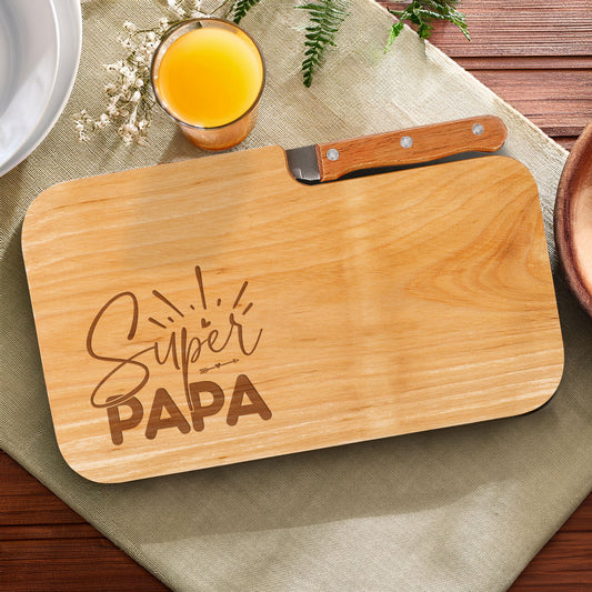 Frühstücksbrettchen aus Holz mit Gravur Super Papa und integriertem Messer