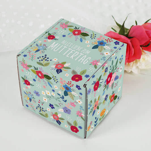Geschenkverpackung mit Blumenmuster rundum bedruckt – Muttertagsbox mit Schriftzug auf dem Deckel