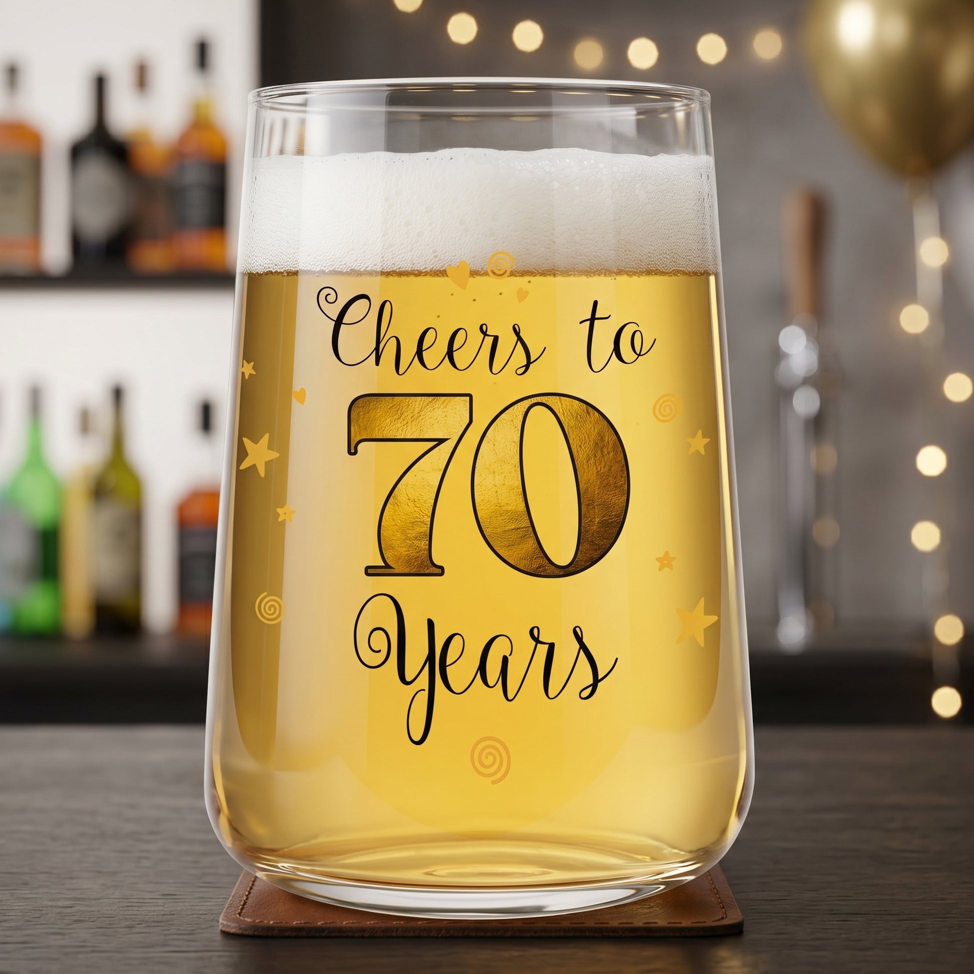 Bierglas mit Cheers to 70 Years Aufdruck als Geschenk zum 70. Geburtstag