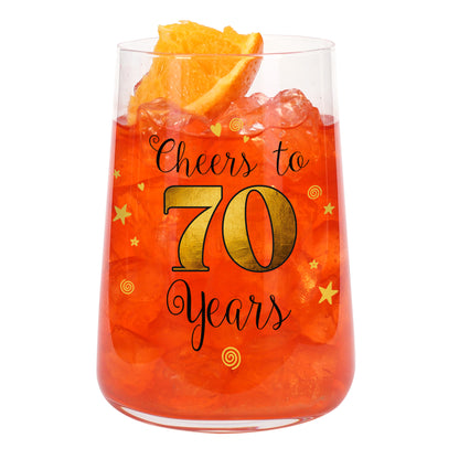 Trinkglas zum 70. Geburtstag mit Cheers to 70 Years Aufdruck und orangem Getränk
