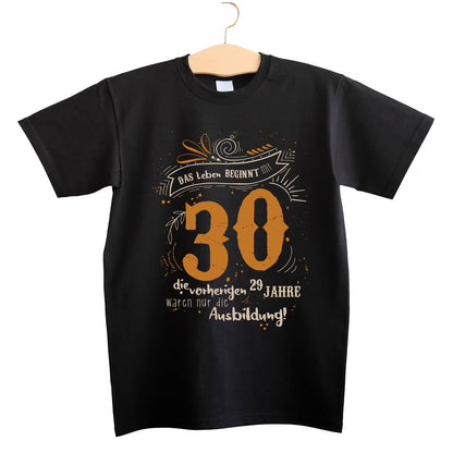 Schwarzes Shirt zum 30. Geburtstag