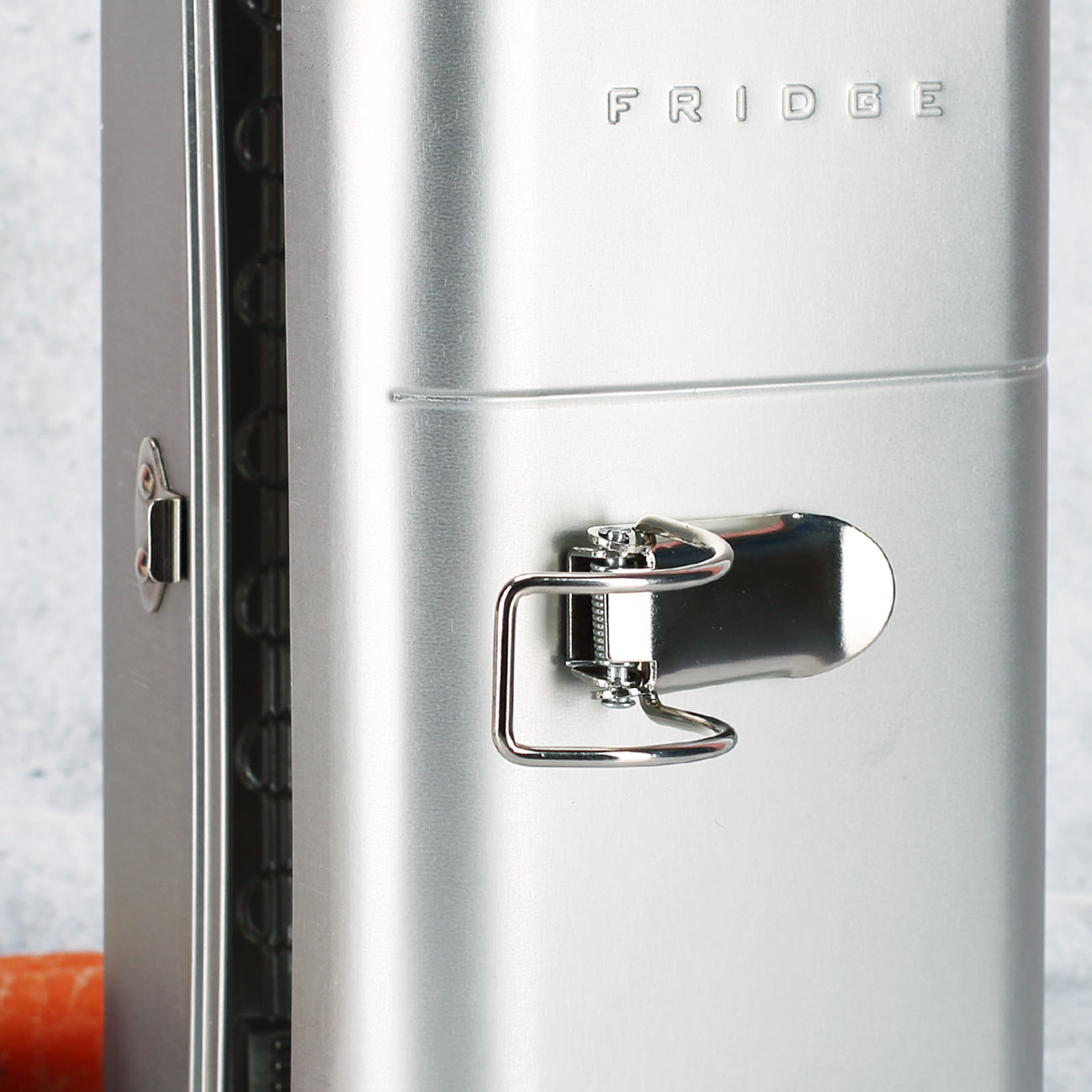 mit sicherren Klappverschluss