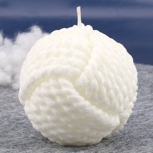 weiße Kugelkerze