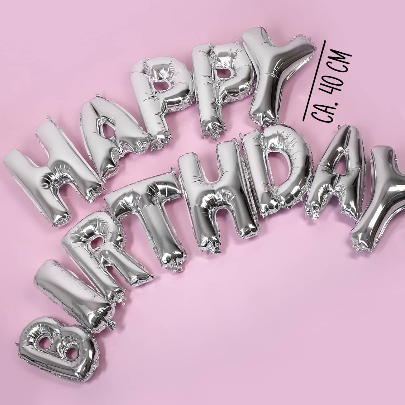 großer Happy Birthday Schriftzug