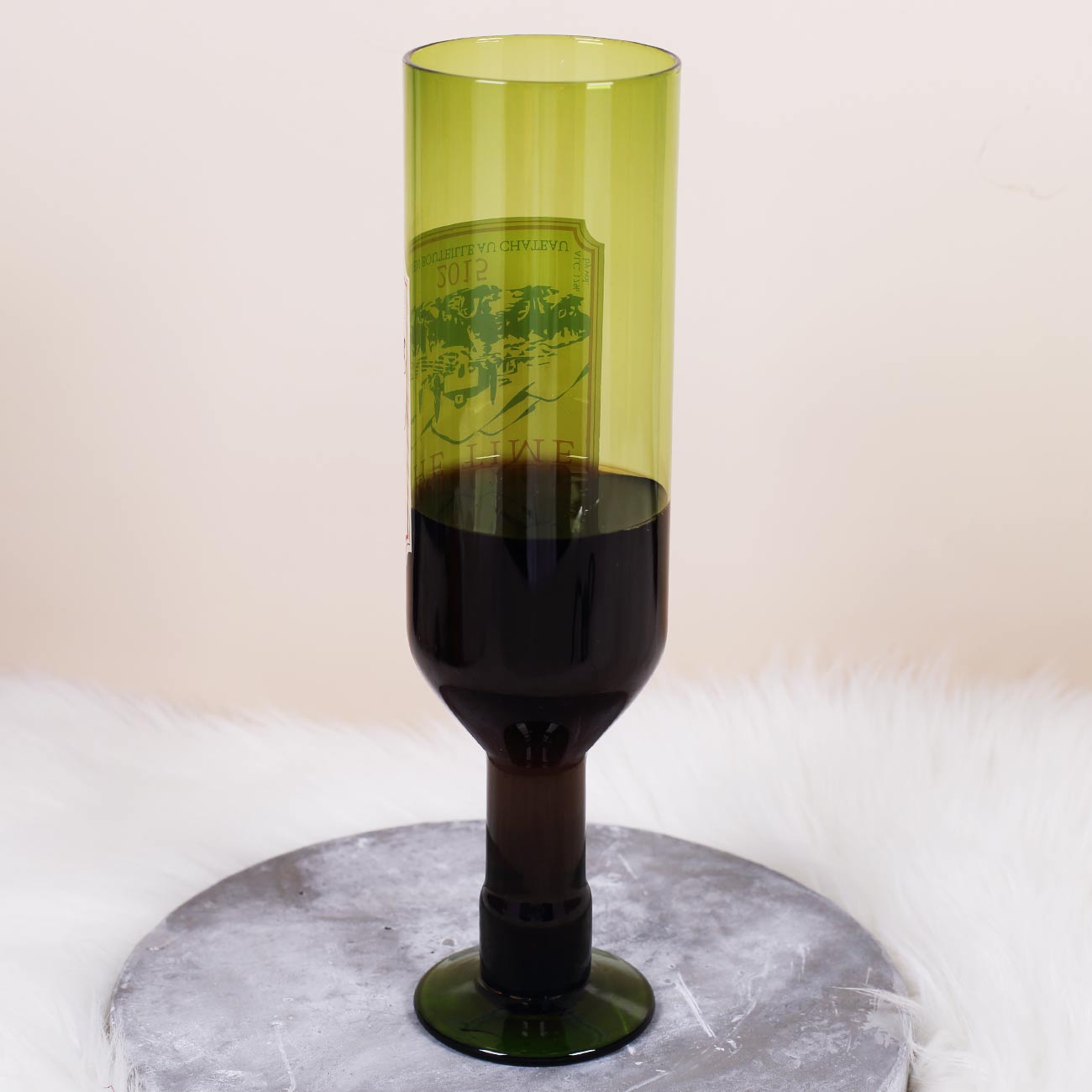 Aus grünem authentischen Glas