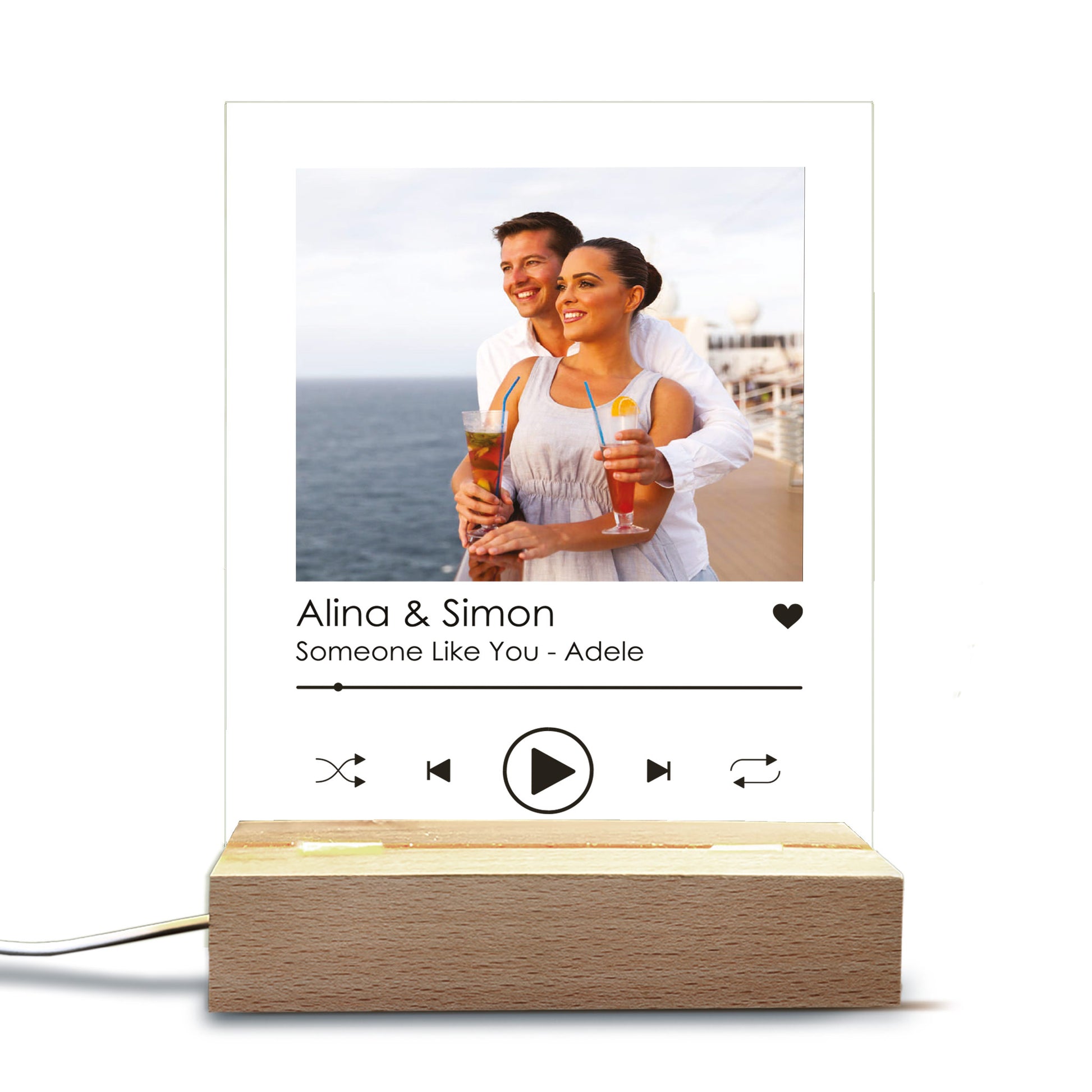 LED-Lampe mit Musik-Player-Druck, Wunschtext und Foto – Produkt freigestellt vor weißem Hintergrund.