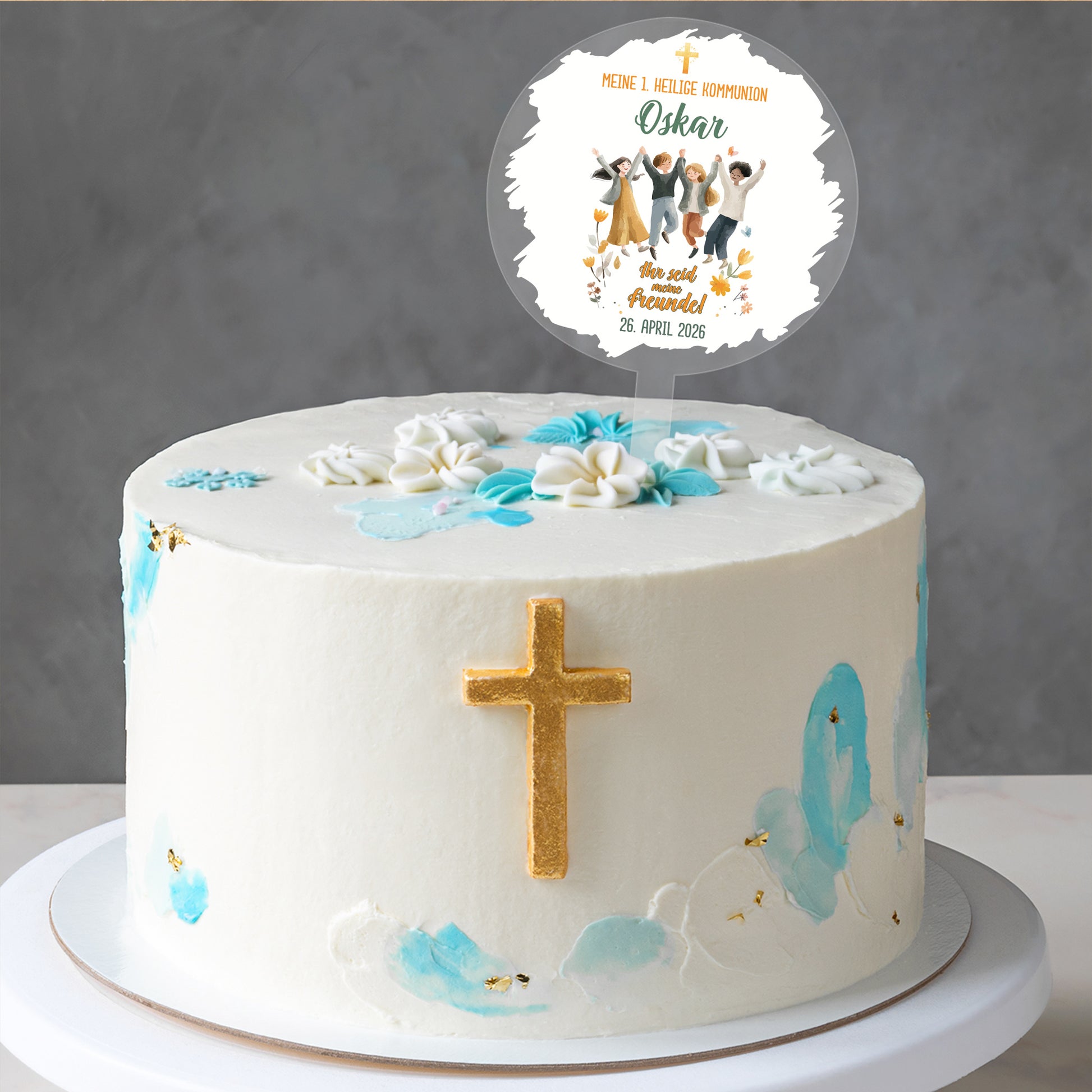 Personalisierter Tortentopper Kommunion mit Name Oskar und Datum auf festlicher Kommuniontorte