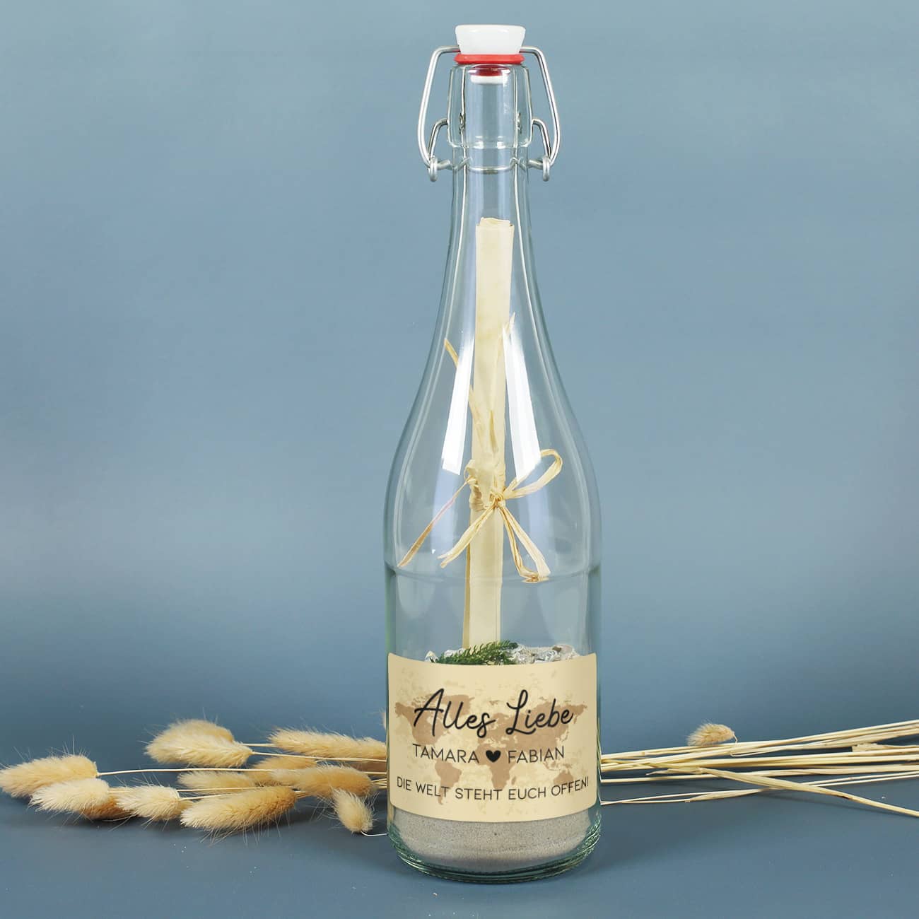 Romantische Flaschenpost "Alles Liebe" mit Vintage-Weltkarte, Namen und Wunschtext
