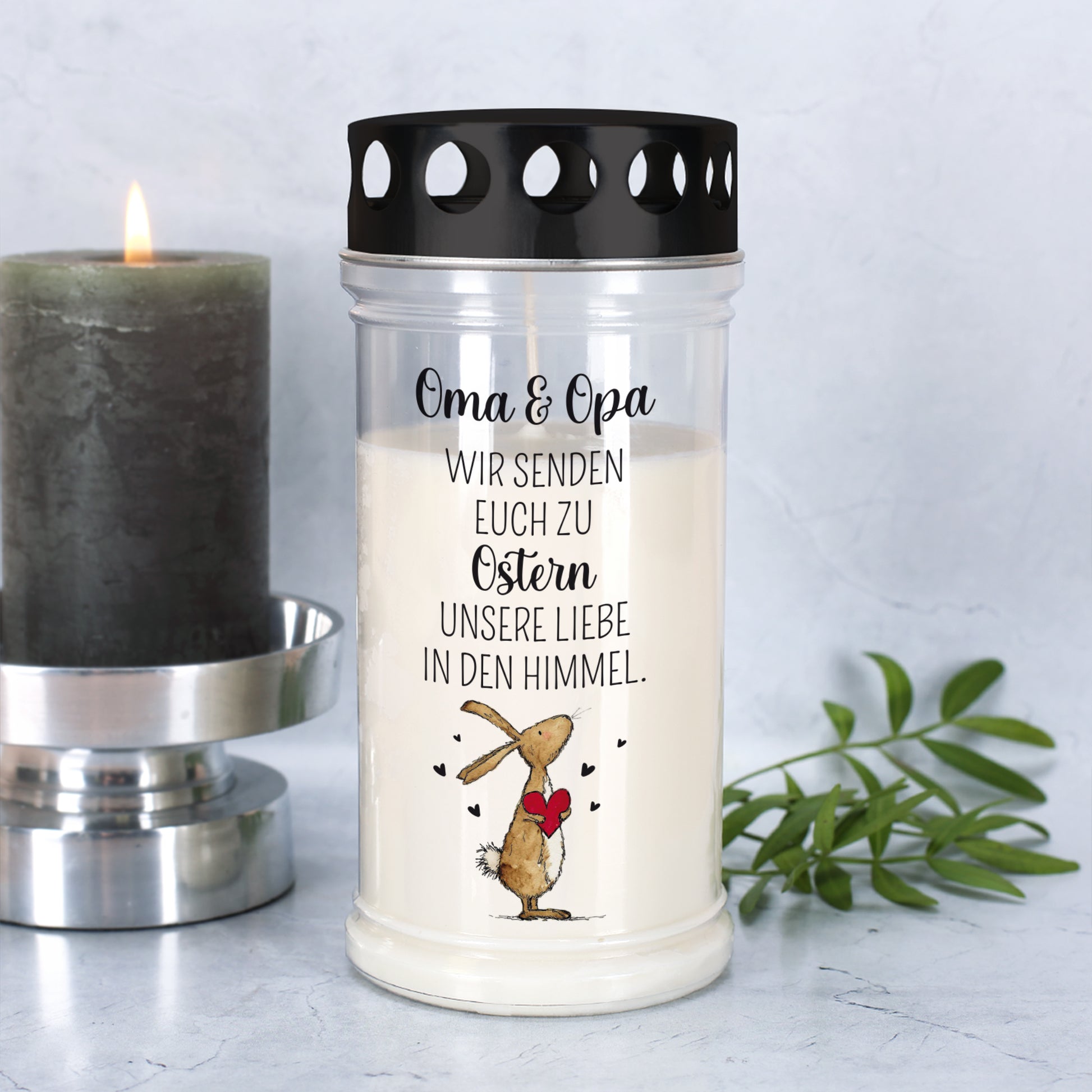 Grabkerze zu Ostern mit Wunschtext und Osterhase als Erinnerungslicht
