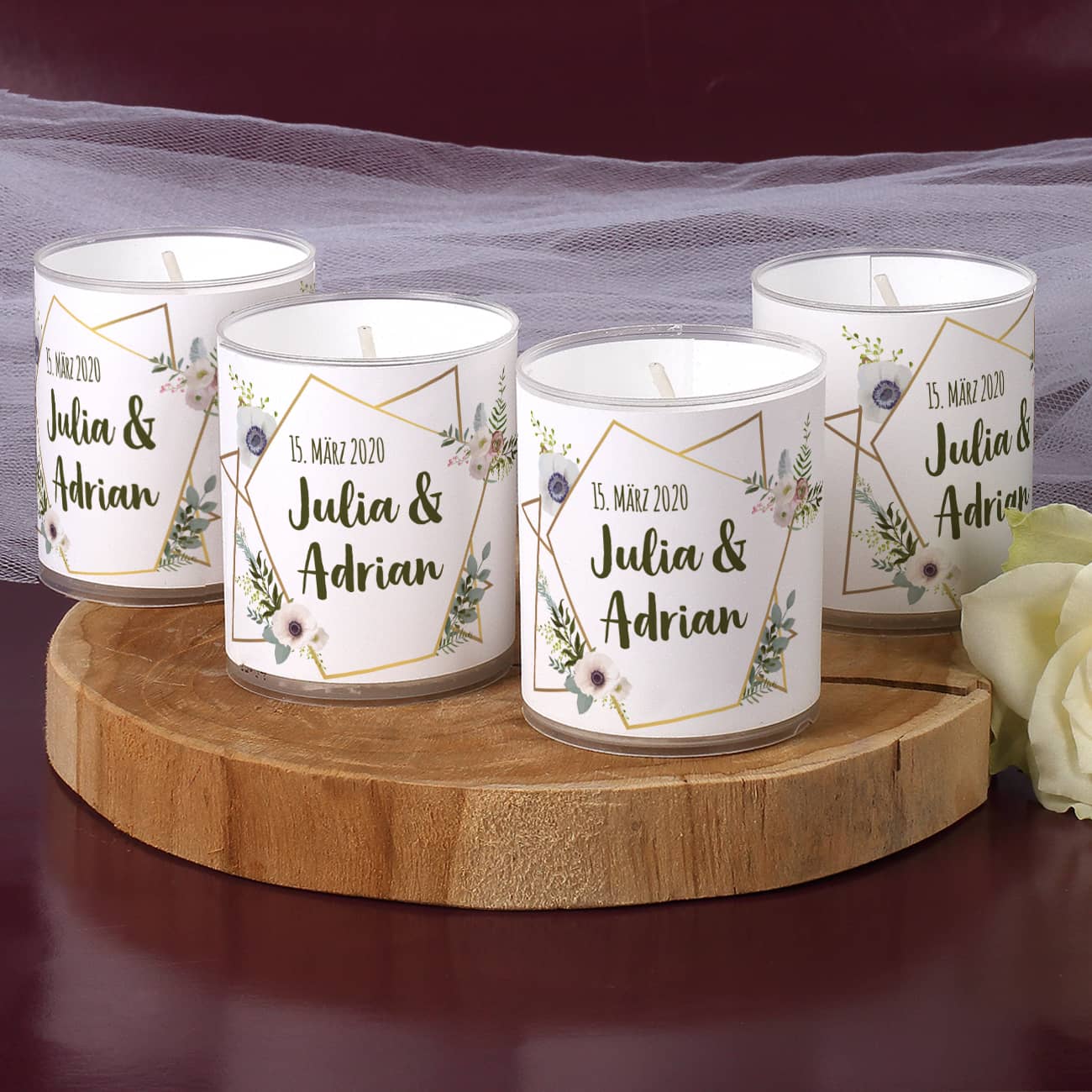 Tischdeko - 4 kleine Kerzen zur Hochzeit mit Blüten, Namen und Datum