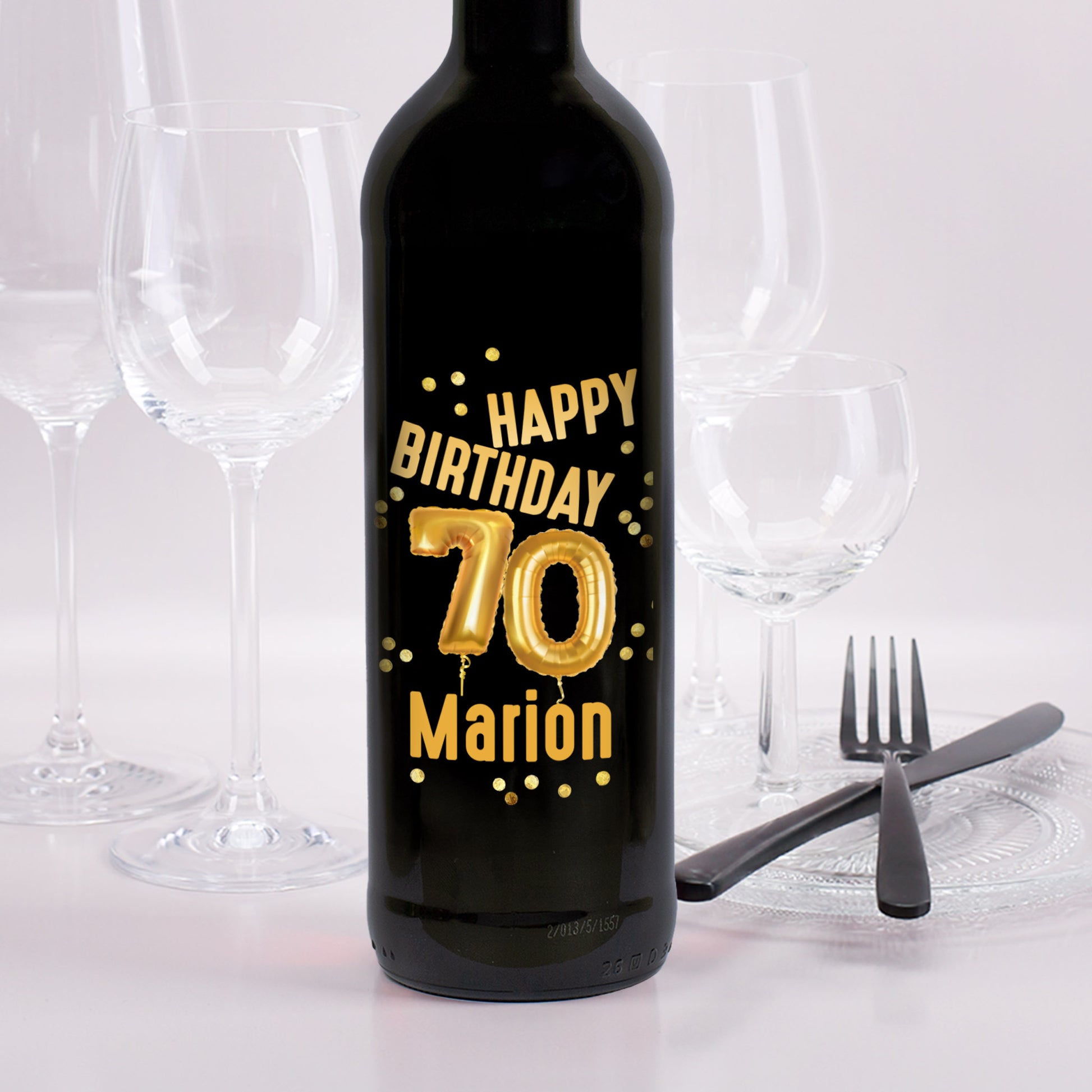 Personalisierte Rotweinflasche mit goldenem Aufdruck „Happy Birthday 70 Marion“ und Ballonzahl-Design, Biorebe Dornfelder