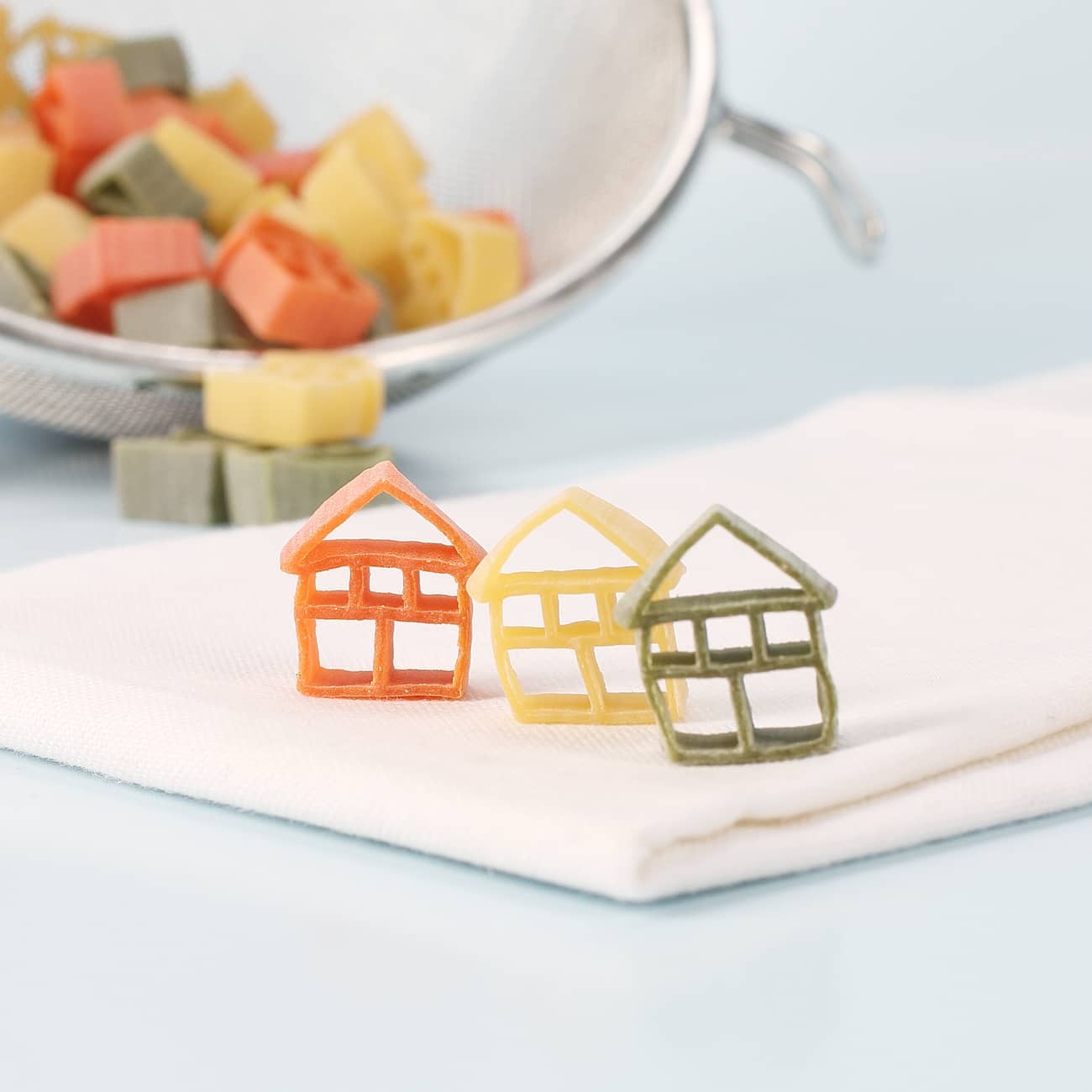 Nudeln in Hausform zum Einzug