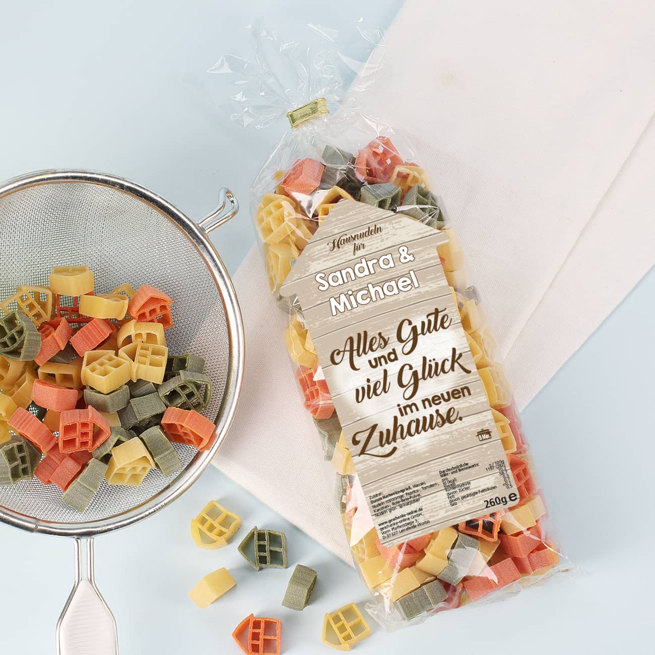 Nudeln in Hausform zum Einzug