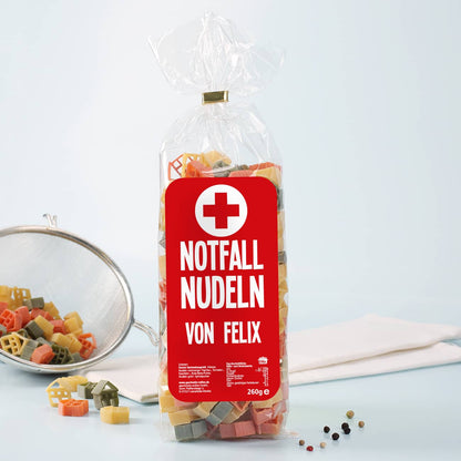 Haus Nudeln mit witzigem Etikett für den Notfall