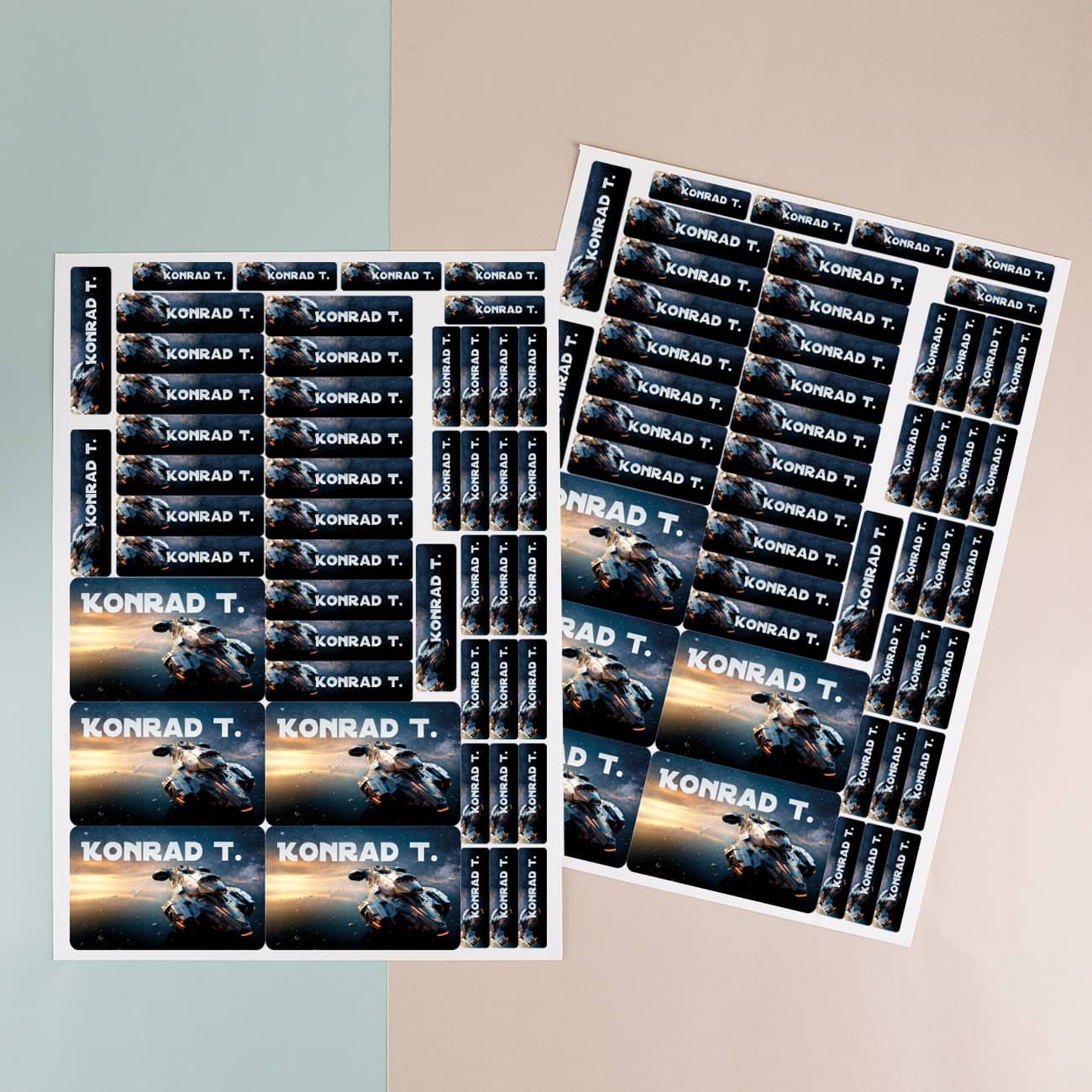 100 Namenssticker mit Raumschiff