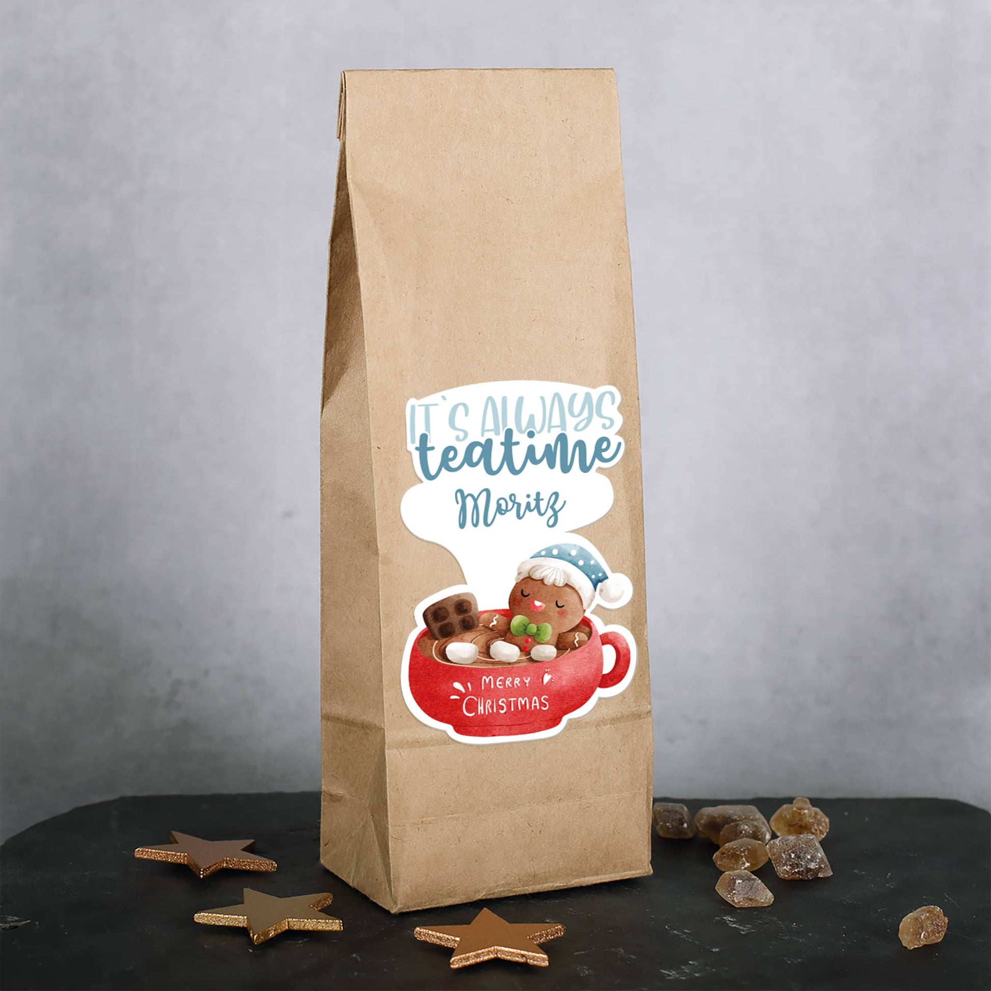 Tee mit personalisiertem Sticker als Weihnachtsgeschenk