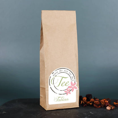 Loser Tee mit Name auf dem Etikett