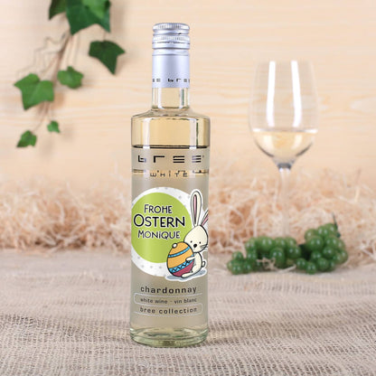 niedliches Etikett mit Osterhase und Wunschname auf Bree Weißwein