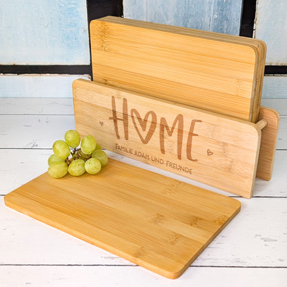 Frühstücksbrettchen-Set aus Bambus mit HOME-Gravur und Trauben, ideal als Geschenk