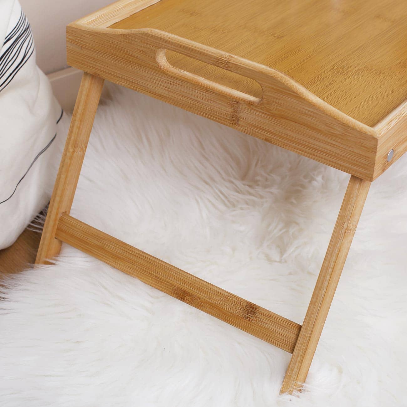 Ausklappbare Tischbeine