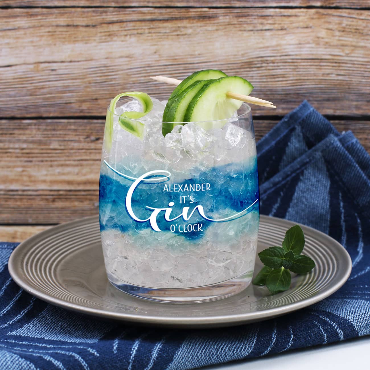 Gin-Glas umlaufend bedruckt mit blauem Watercolour und It`s Gin O´Clock mit Wunschname