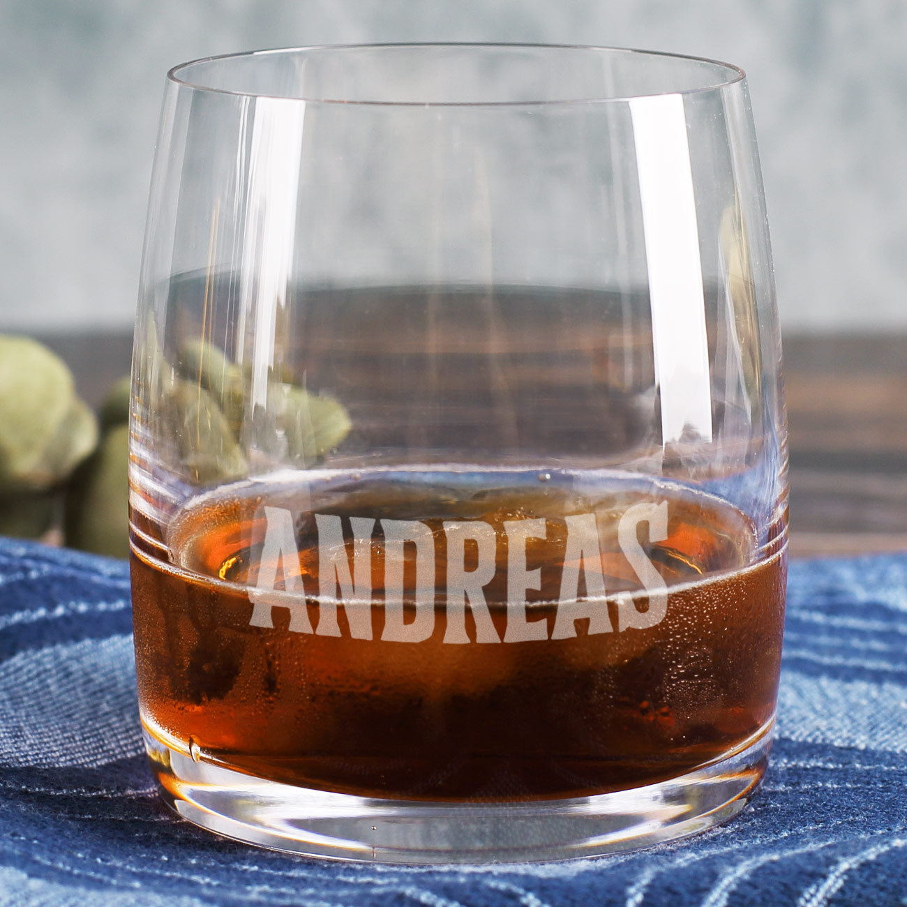 Schlichtes graviertes Whiskyglas