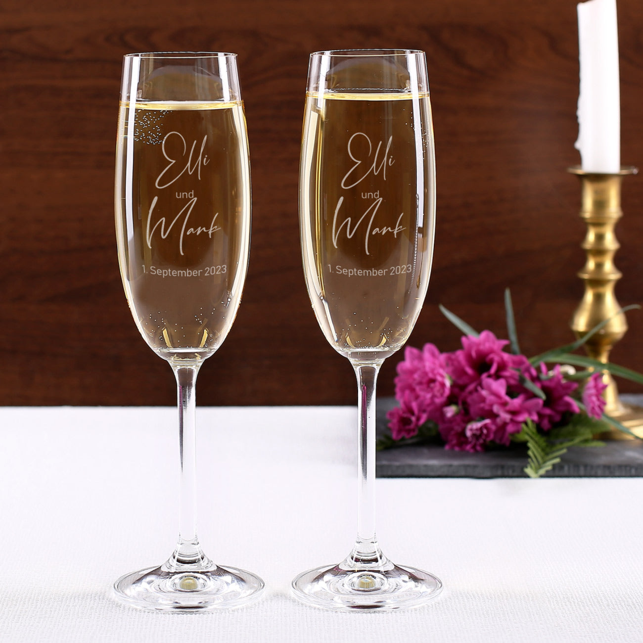 Tolle Geschenkidee für Paare - Sektgläser mit romantischer Namensgravur und einem persönlichen Datum