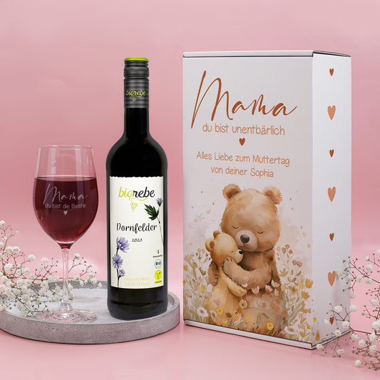 Geschenkset mit Biorebe Dornfelder, graviertem Weinglas „Mama du bist die Beste“ und Geschenkbox mit Bärenmotiv und Muttertagsspruch