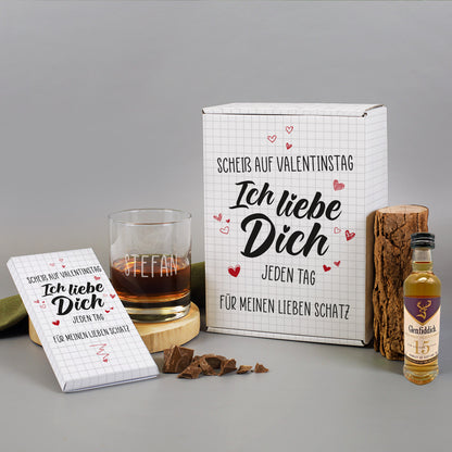 Whisky Set zum Valentinstag mit Glas und Schokolade