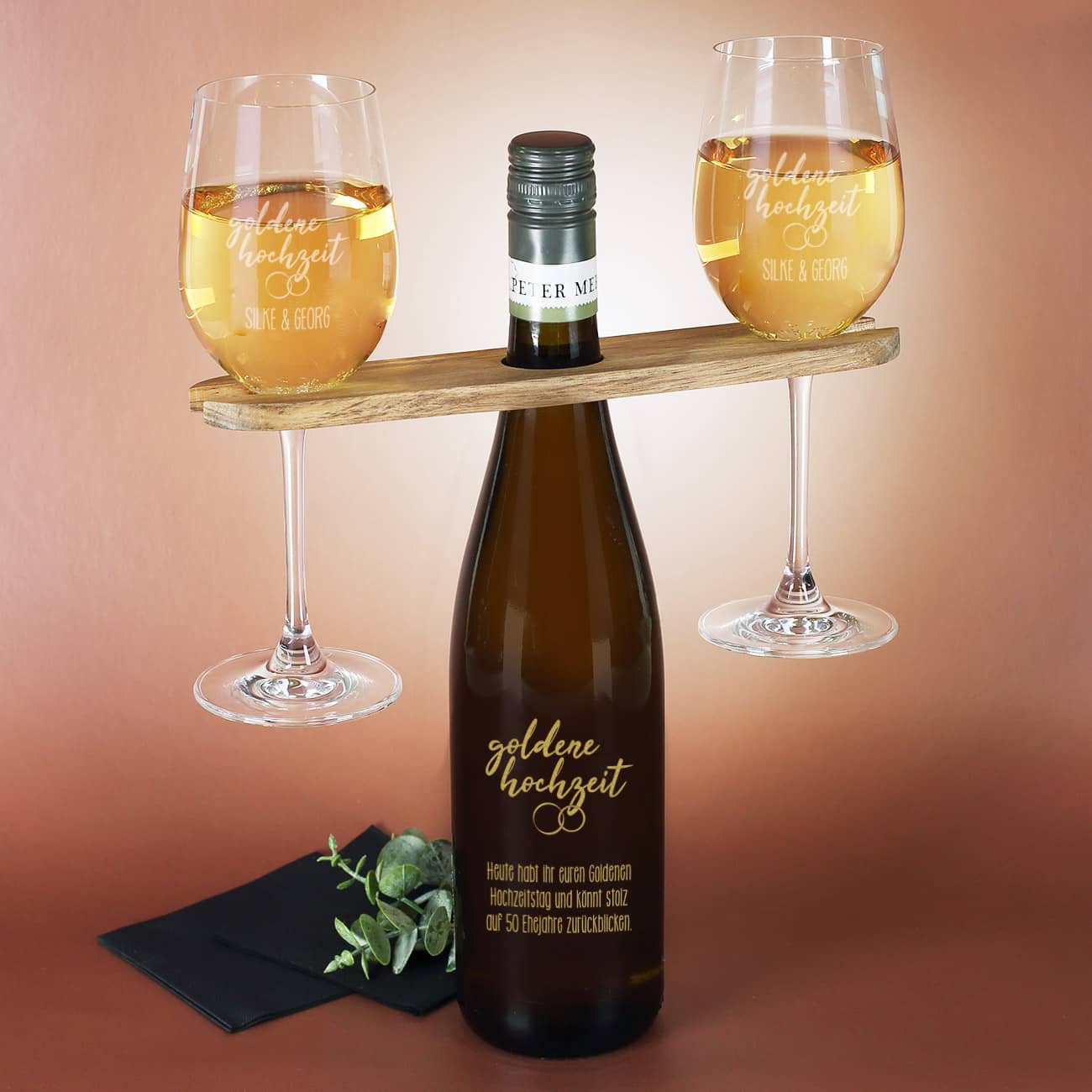 Goldene Hochzeit - Graviertes Geschenkset mit Weinflasche, Weingläsern und Weinbutler