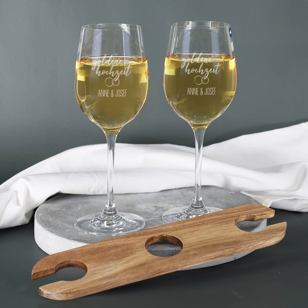 Goldene Hochzeit - Graviertes Geschenkset mit Weinflasche, Weingläsern und Weinbutler